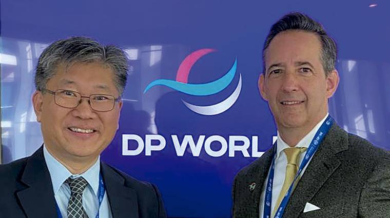 El Secretario General de la ITF, Young Tae Kim, y Federico Baños-Lindner, Vicepresidente Senior del Grupo de Relaciones Gubernamentales y Asuntos Públicos de DP World.
