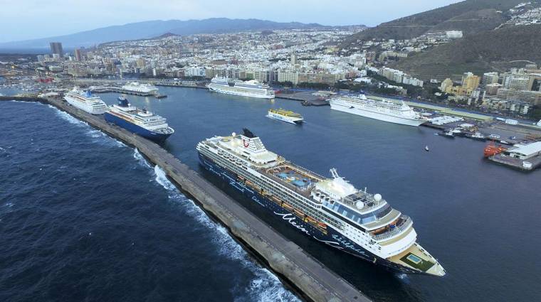El tráfico de pasajeros en los puertos tinerfeños creció el 14%.