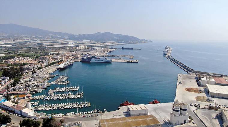 Actualmente, en plena Operación Paso de Estrecho, el puerto de Motril se encuentra en un 50% de su capacidad.