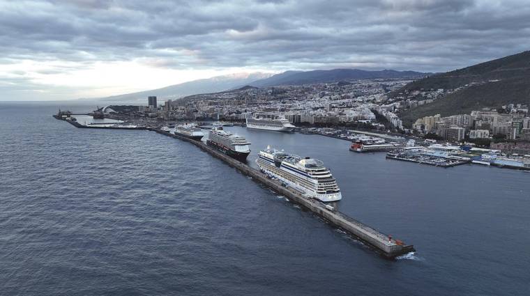 La Autoridad Portuaria de Santa Cruz de Tenerife prevé cerrar la temporada 2023-2024 con 320 escalas.