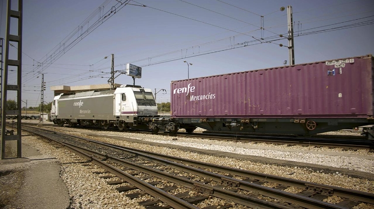 La licitación se realizará en dos lotes y en ambos, los vagones deberán fabricarse con bogies compatibles para ejes de ancho ibérico y ancho estándar.