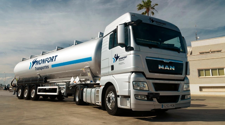 Monfort presta servicios logísticos completos y dispone de más de 15.000 metros cuadrados de naves dedicadas al almacenaje y re-envasado de mercancía.