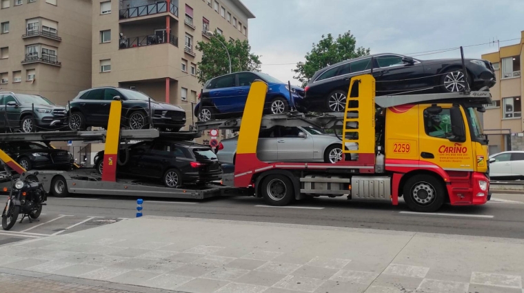 La asociación de transportistas de portavehículos Transportave insta a negociar mejoras en sus condiciones de trabajo a CETM portavehículos. Foto L.E.