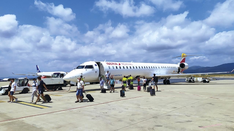 La conexión Castellón-Sevilla operada por la compañía Air Nostrum, dispone de vuelos de jueves y domingo, cuyos billetes ya se han puesto a la venta.