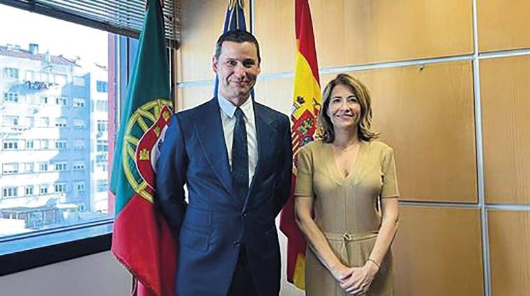 João Galamba, ministro de Infraestructuras de Portugal y Raquel Sánchez, ministra de Transportes, Movilidad y Agenda Urbana.