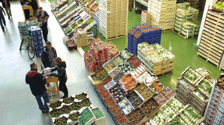Sector de frutas y hortalizas en Mercabarna.