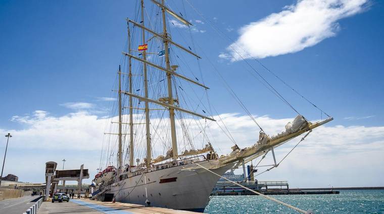 El crucero atracó en el puerto de Almería el pasado sábado.