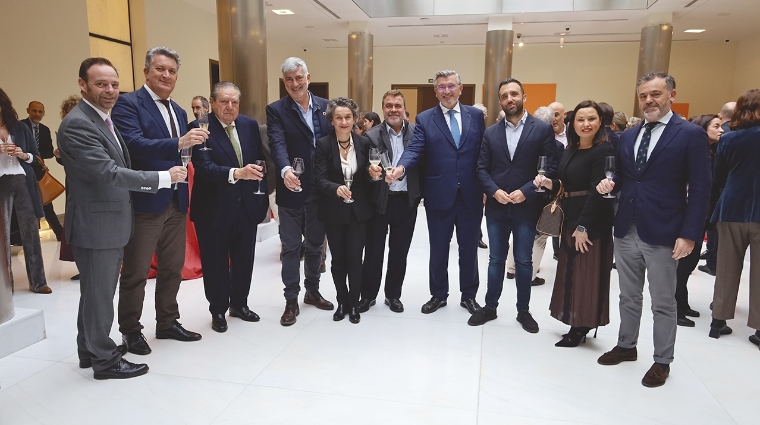 Alfredo Soler, Vicente Martínez, Vicente Boluda, Francisco Prado, Mar Chao, Ernesto Peris, Carlos Prades, Darío Moreno, Cristina Plumed, y José Luis Díez. Foto R. T.