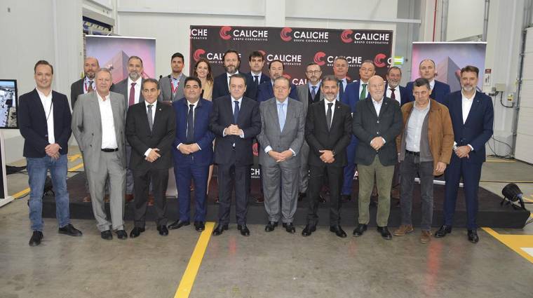 La inauguración de la nueva plataforma del Grupo Caliche ha congregado a representantes empresariales, clientes, colaboradores y a la cúpula directiva de la compañía. Foto: Raúl Tárrega.