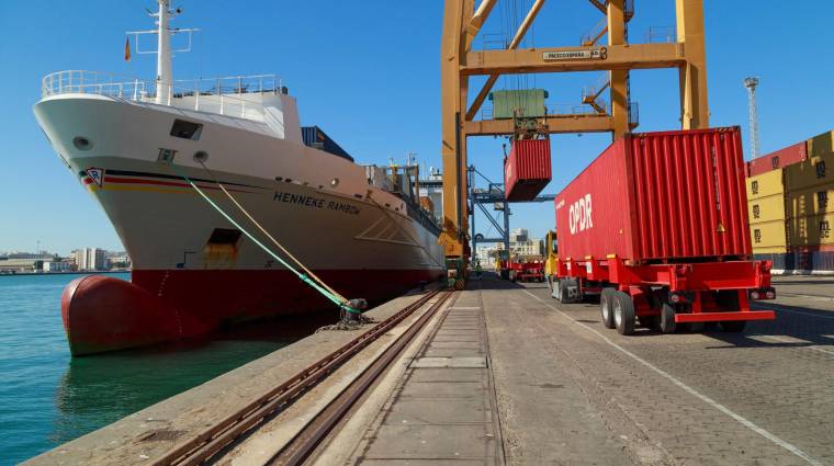 La comunidad portuaria de Cádiz potencia su oferta logística en mercados de América Central.