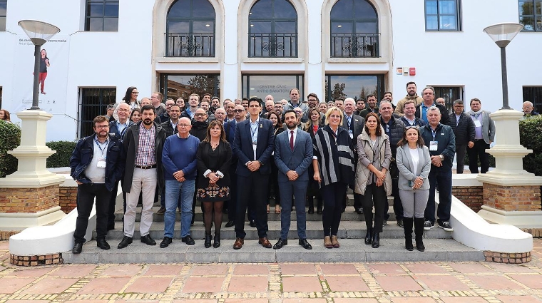 Unas 90 personas integran la delegación brasileña que está de visita en España. Hoy han conocido el municipio de Sagunto, sus infraestructuras y las oportunidades de negocio ligadas al puerto marítimo, a la regasificadora de Saggas y a Parc Sagunt II.