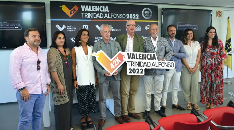 Asistentes y participantes en la rueda de prensa de presentación de la Mini Maratón Valencia MSC el pasado miércoles. Foto: FV.