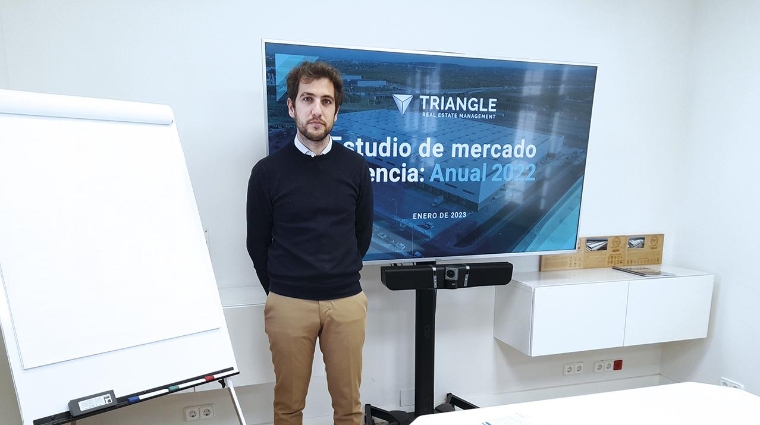 Jesús Fajardo, general manager de Triangle REM, en la rueda de prensa que ha tenido lugar en la sede de la empresa, en Riba-roja. Foto: Arturo García.