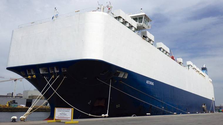 El buque dispone de una capacidad de carga de 4.200 CEU.