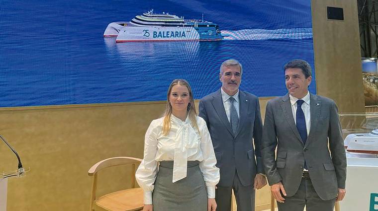 Marga Prohens, presidenta del Govern de les Illes Balears, Adolfo Utor, presidente de Baleària y Carlos Mazón, president de la Generalitat Valenciana.