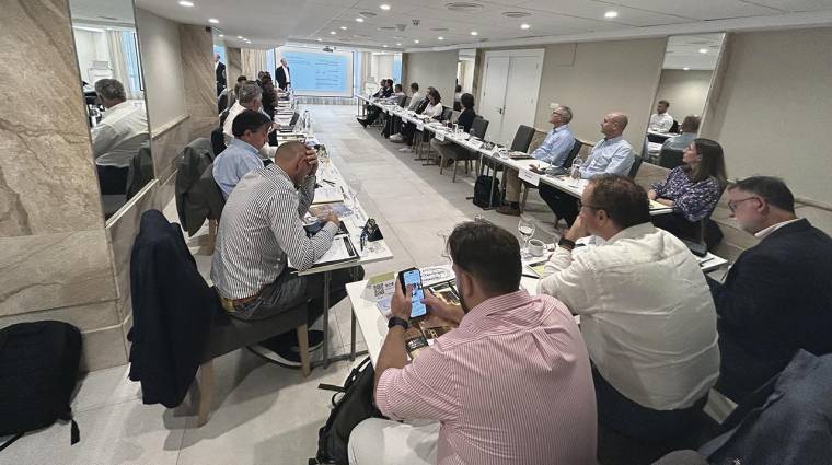 El Congreso Bulk Liquid Storage, que se celebra en Cartagena, reúne a representantes de la industria de almacenamiento de líquidos a granel.