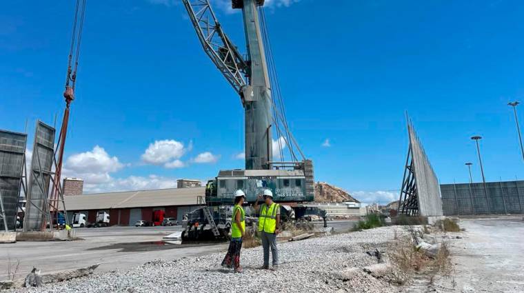 Avanzan las pruebas en la nueva terminal automatizada de graneles del Puerto de Alicante