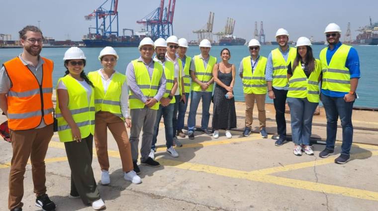 Las instalaciones de la Autoridad Portuaria de Valencia (APV) han acogido durante una semana a un grupo de diez alumnos provenientes de Argentina, Perú, Bolivia y República Dominicana.