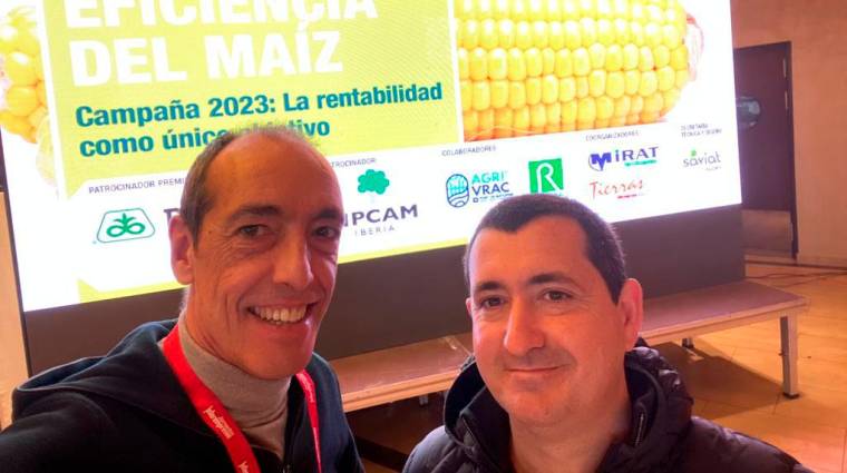 El responsable del Puerto de Baiona para el mercado español, Joxan Madinabeitia (izquierda), con Jonatan Perise, director general de la empresas JP Solutions, que será nuevamente patrocinador principal en Agri Vrac.