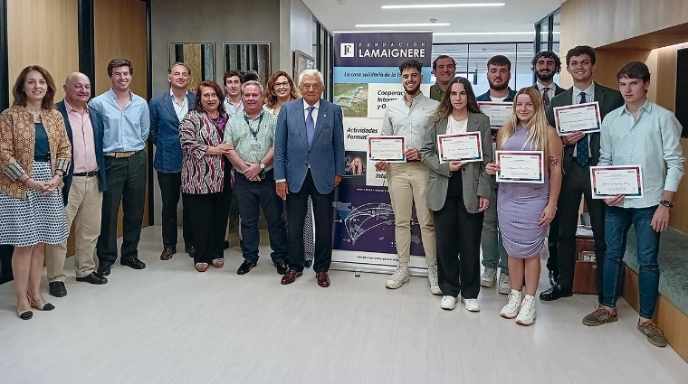 Acto de entrega de diplomas a los alumnos de la octava edición del programa formativo.