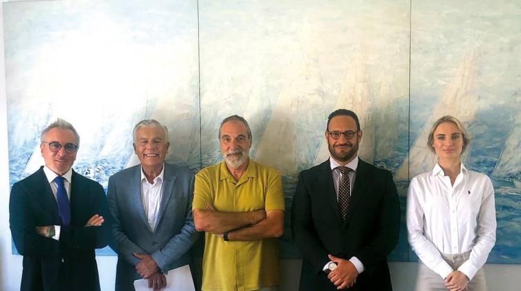 Jesús Navarro (Xiritxola S. A.) , Mario Miralles (Xiritxola S. A.), Antonio López (presidente de Proport), Fernando Pijoan (ingeniero de Puerto del Sol) y Oksana Peresadko (Puerto del Sol) se han reunido en la sede de la Fundación Proport Alicante.