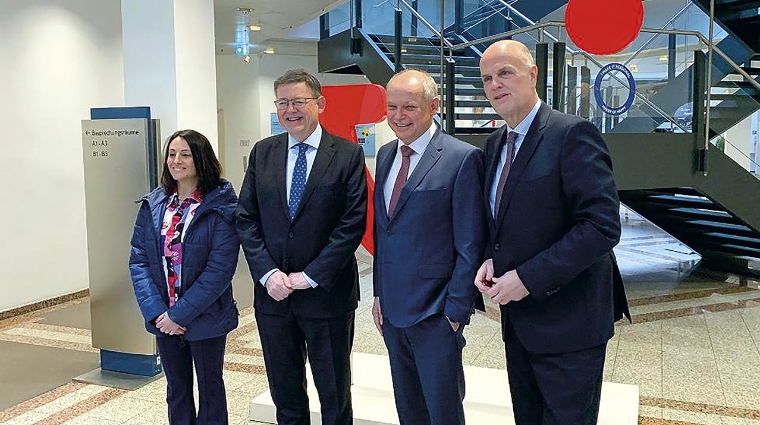 El presidente de la Generalitat, Ximo Puig, junto al operador turístico alemán TUI para incrementar la presencia de turistas procedentes de este país a la Comunitat Valenciana.