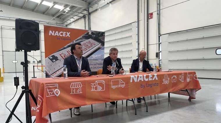 La nueva plataforma se ha inaugurado hoy con la presencia del alcalde de Iruña de Oca, Miguel Ángel Montes Sánchez, y el director general de Nacex, Manuel Orihuela.