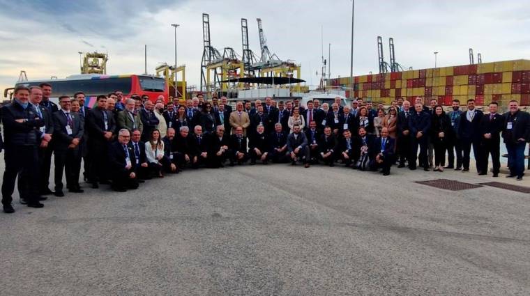 La delegación brasileña ha visitado las instalaciones del puerto de Valencia.