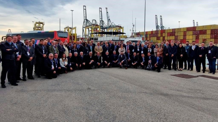 La delegación brasileña ha visitado las instalaciones del puerto de Valencia.