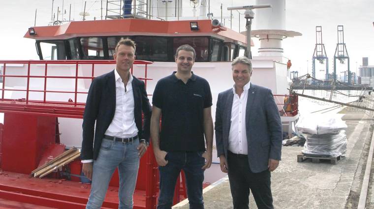 Izq. a dcha: Gert Mollema; José Miguel Bermúdez, CEO de bound4blue; Arend-Jan Rozema, director general de Amasus Shipping. Foto J.P.