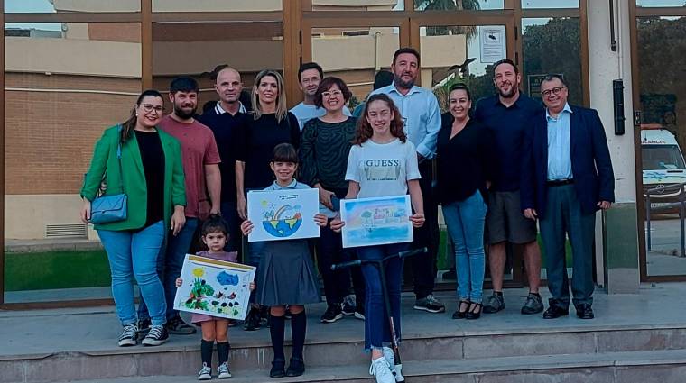 CPE Valencia premia a las ganadoras de su I Concurso de Dibujo