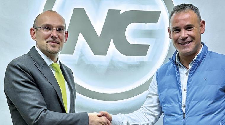 Johannes Menzel, Regional Sales de Clark Europe y Javier Niñerola, director general del Grupo NC/Ontieleva.