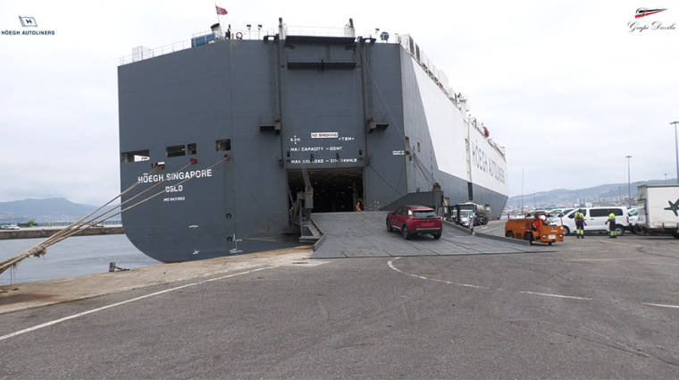 Mar&iacute;tima Davila inicia su actividad de estiba de coches en el Puerto de Vigo.