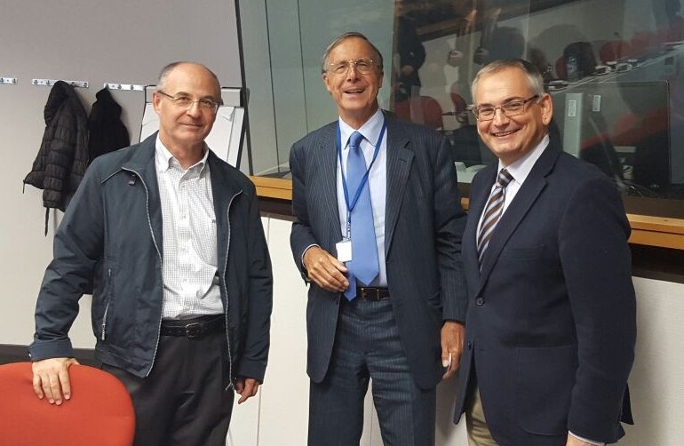 El Consell defiende en Bruselas que se prioricen las inversiones en el Corredor Mediterr&aacute;neo