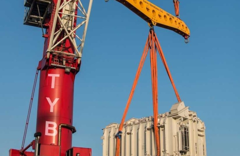 Toro y Betolaza muestra su competencia en operativas heavy-lift