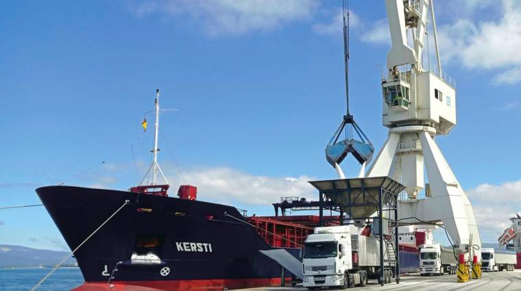 El Puerto de Vilagarcía cerró el tercer mejor agosto, en cuanto a tráficos mensuales, de las dos últimas décadas.