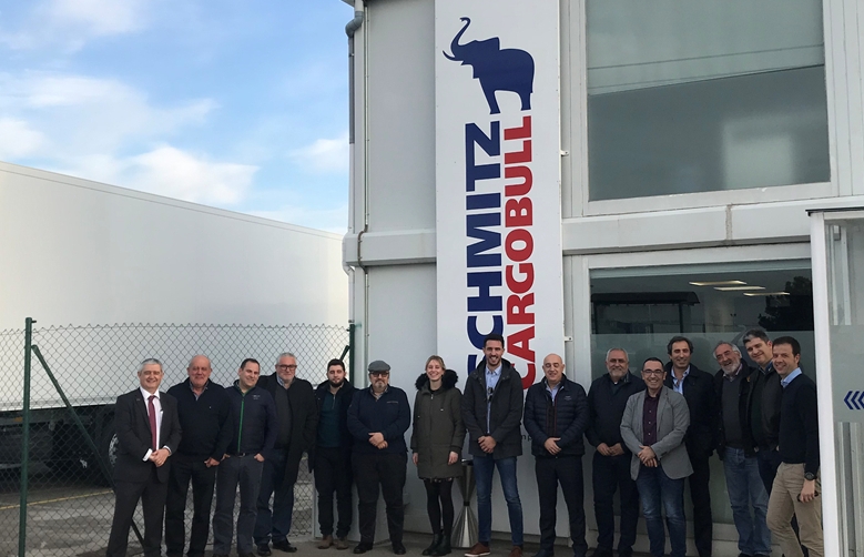 Astre visita el centro de producci&oacute;n de Schmitz Cargobull de Zaragoza