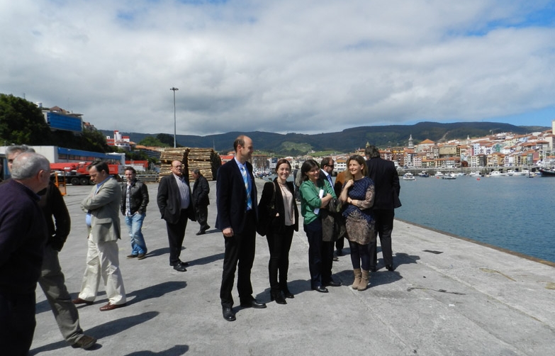 Oregi destaca la contribuci&oacute;n del Puerto de Bermeo al tr&aacute;fico de mercanc&iacute;as en Euskadi