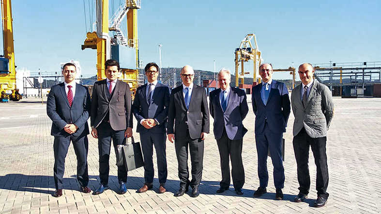 El nuevo embajador de Turqu&iacute;a en Espa&ntilde;a visita la terminal de contenedores Yilport en Ferrol