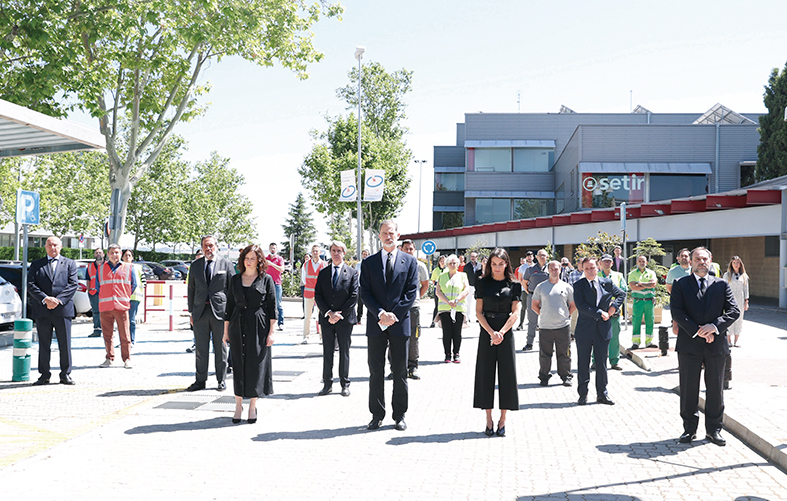 Los Reyes subrayan la labor del sector log&iacute;stico en su visita al Centro de Transportes de Coslada