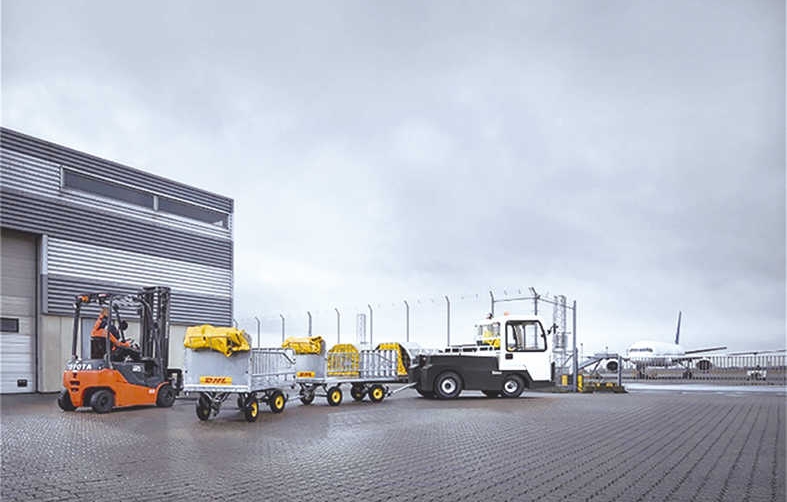 Toyota ampl&iacute;a su gama de tractores de arrastre T-motion para la manipulaci&oacute;n de mercanc&iacute;as