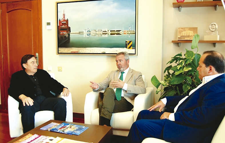 El Puerto de Motril y Aecost plantean estrategias de colaboraci&oacute;n conjuntas