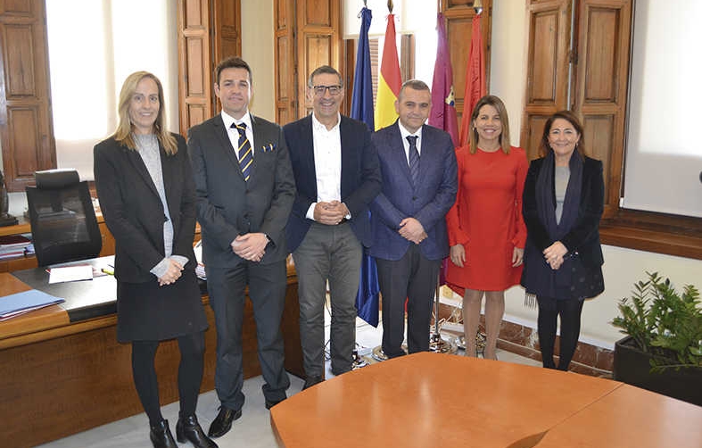 La Universidad de Murcia instituye la C&aacute;tedra Primafrio de investigaci&oacute;n en transporte por carretera