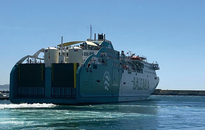 Bale&agrave;ria realiza el primer bunkering de GNL al &quot;Bahama Mama&quot; en Algeciras
