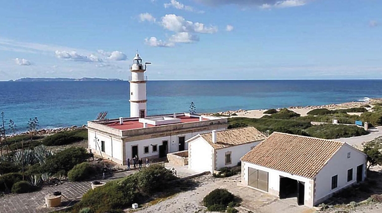 En el faro del Cap Salines, Mallorca, se realizará en la estación un inventario y estudio integrativo de la biodiversidad, tanto marina como terrestre.