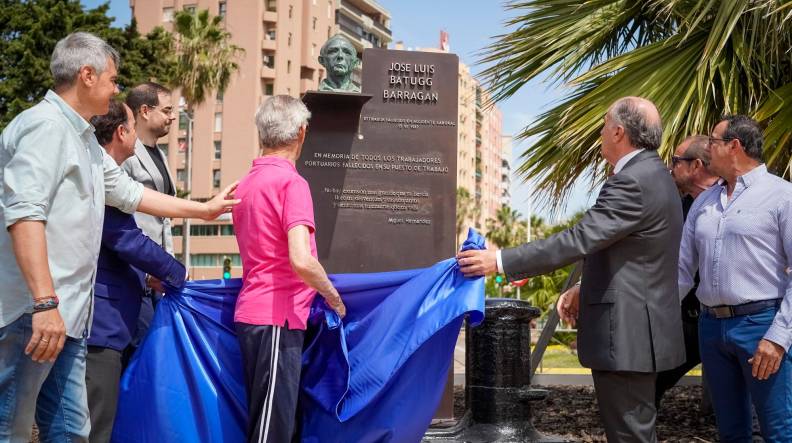 La AP de la Bahía de Algeciras homenajea a los trabajadores del sector portuario fallecidos