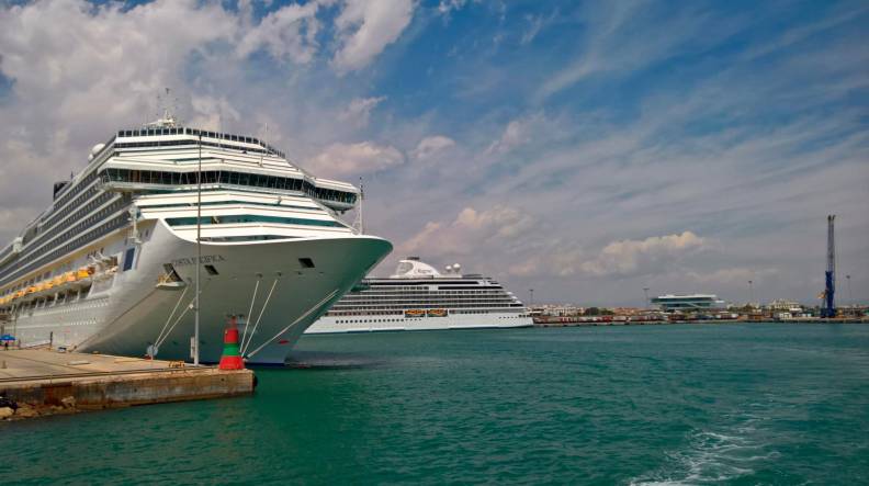 Valenciaport pone en valor su oferta de servicios para el tráfico de cruceros