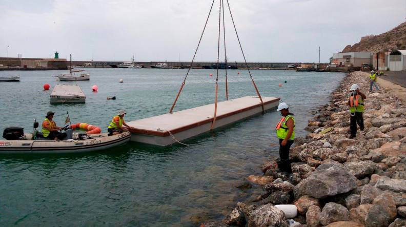 Adjudicados los dos nuevos pantalanes flotantes para el Puerto Pesquero de Almería