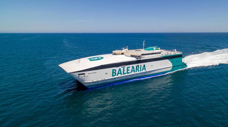 <b>Baleària vuelve a conectar Barcelona con Menorca y Mallorca en alta velocidad este verano</b>