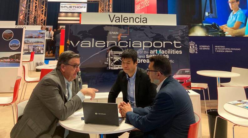Valenciaport presenta en BreakBulk su oferta para cargas especiales y tráfico ro-ro